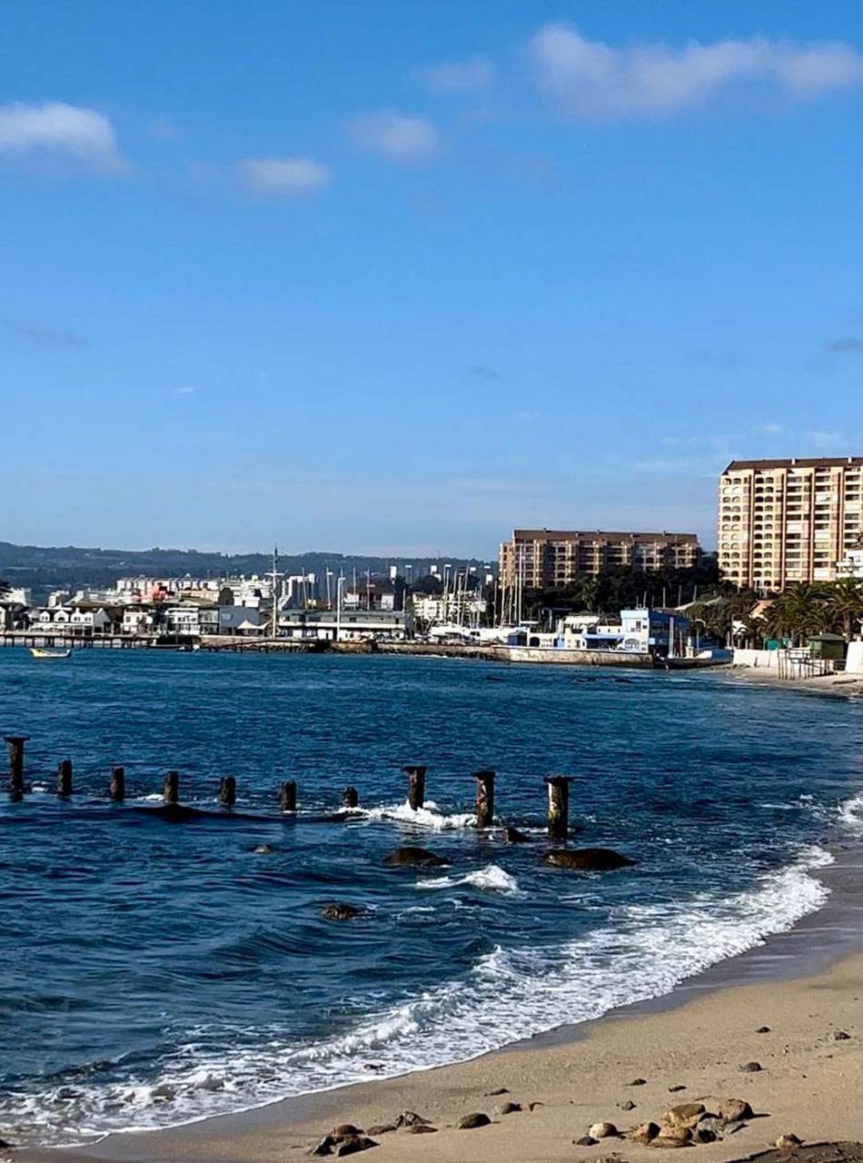 La playa de Algarrobo a cinco minutos de Quebrada del Mar